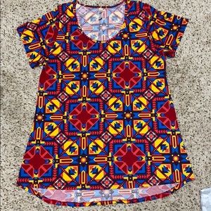 Woman’s LuLaRoe Shirt